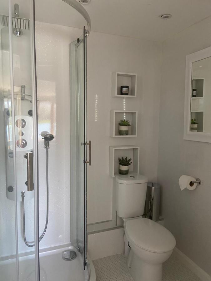 Вилла Contemporary Quiet Countryside Retreat Horsley  Экстерьер фото